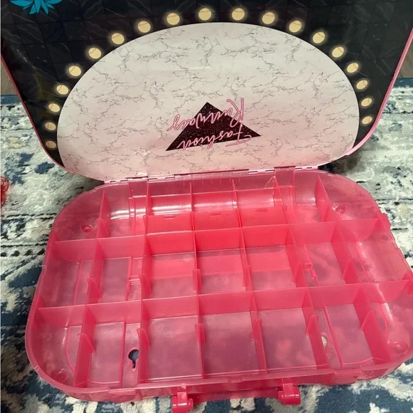 LOL Doll Storage Case - Picture 2 of 3